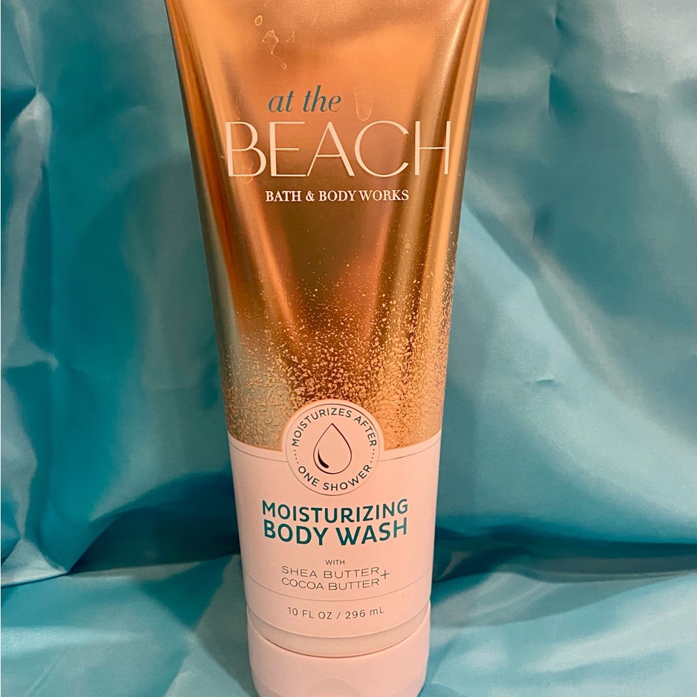 NEW Bath and Bodyworks Moisturizing Bodywash